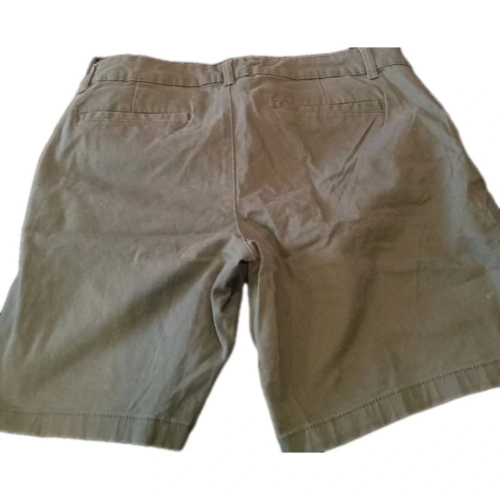 a.n.a Sz 6 Women's Army Green Mid-Rise Twill Shorts‎ 7-Inch Inseam